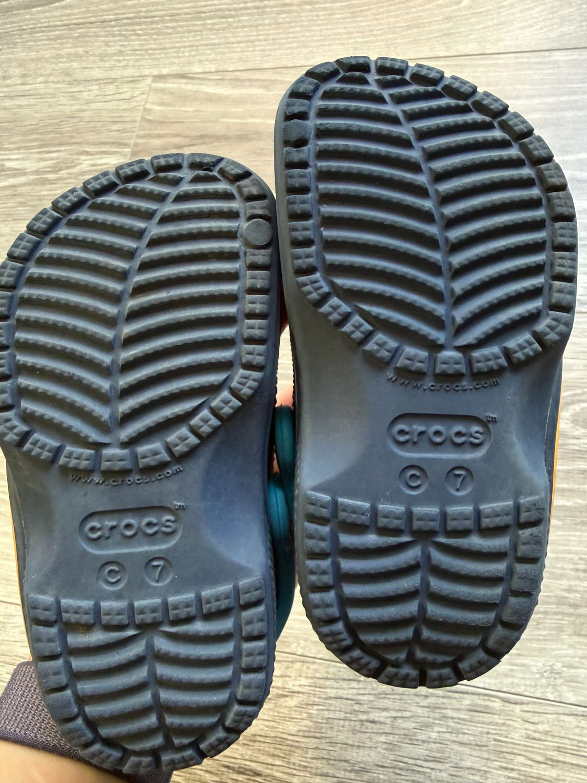 Light-up Space Crocs size 7; MSRP $54.99, Shoes 7 (Walkers:12-24 mth)