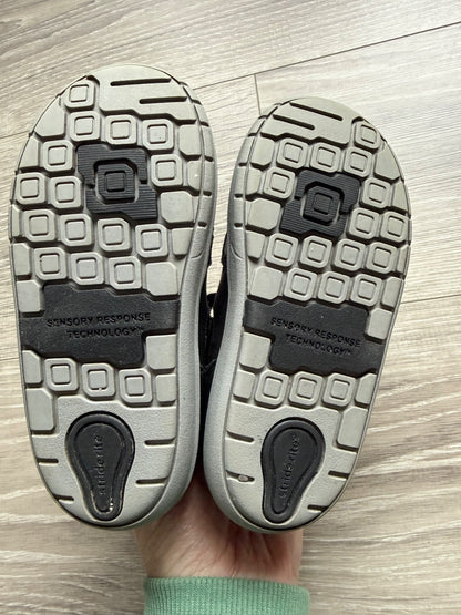Stride Rite Ryker shoes size 7.5; MSRP $60+, Shoes 7.5 (Toddler:2-4yr)
