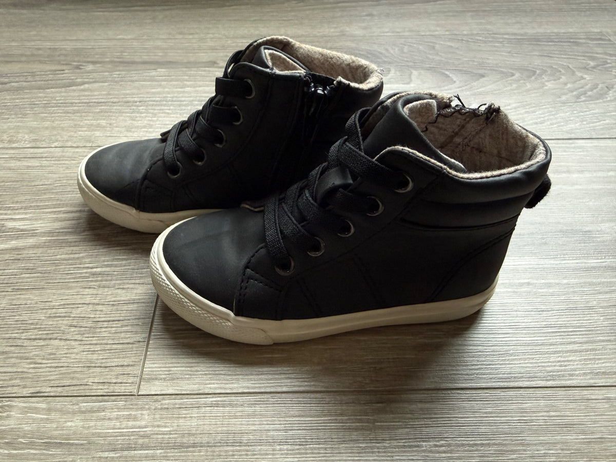 Cat & Jack high-top shoes size 8, Shoes 8 (Toddler:2-4yr)