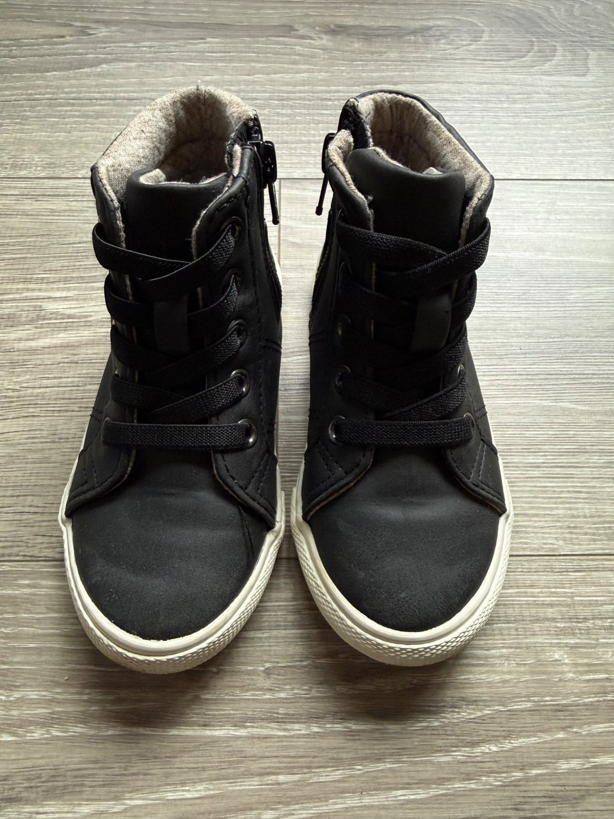 Cat & Jack high-top shoes size 8, Shoes 8 (Toddler:2-4yr)