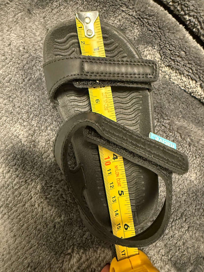 Native Charley sandals size 7* - please read description; MSRP $30+, Shoes 7 (Walkers:12-24 mth)