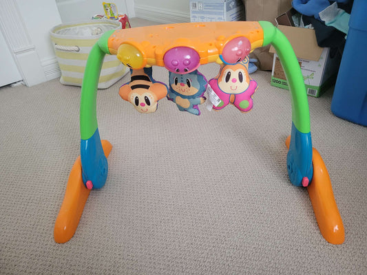 Electronic baby gym
