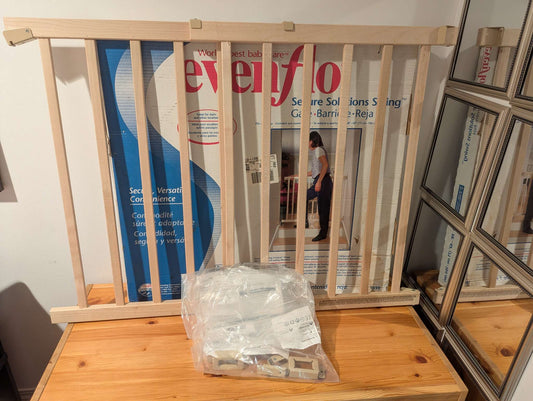 Evenflo Wooden Baby Gate with box