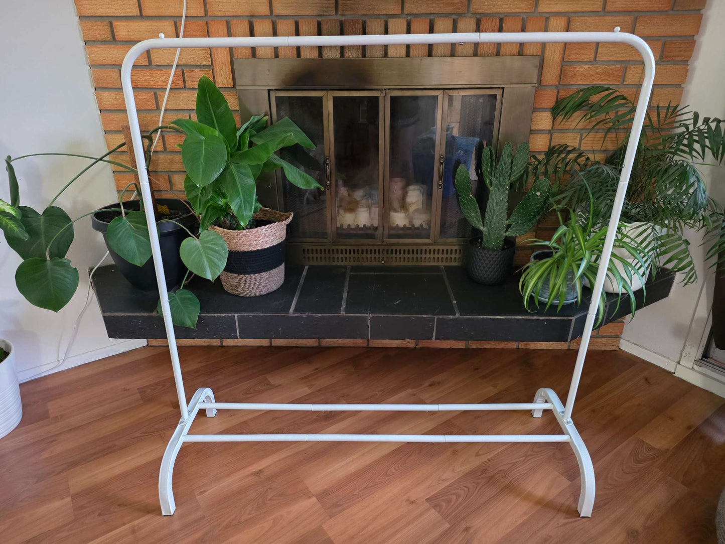 Kids clothing rack