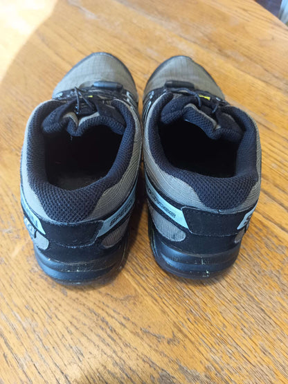 Salomon Speedcross Waterproof Hiking Sneakers - size 4 youth, Shoes 3 (Kids:4-8yr)
