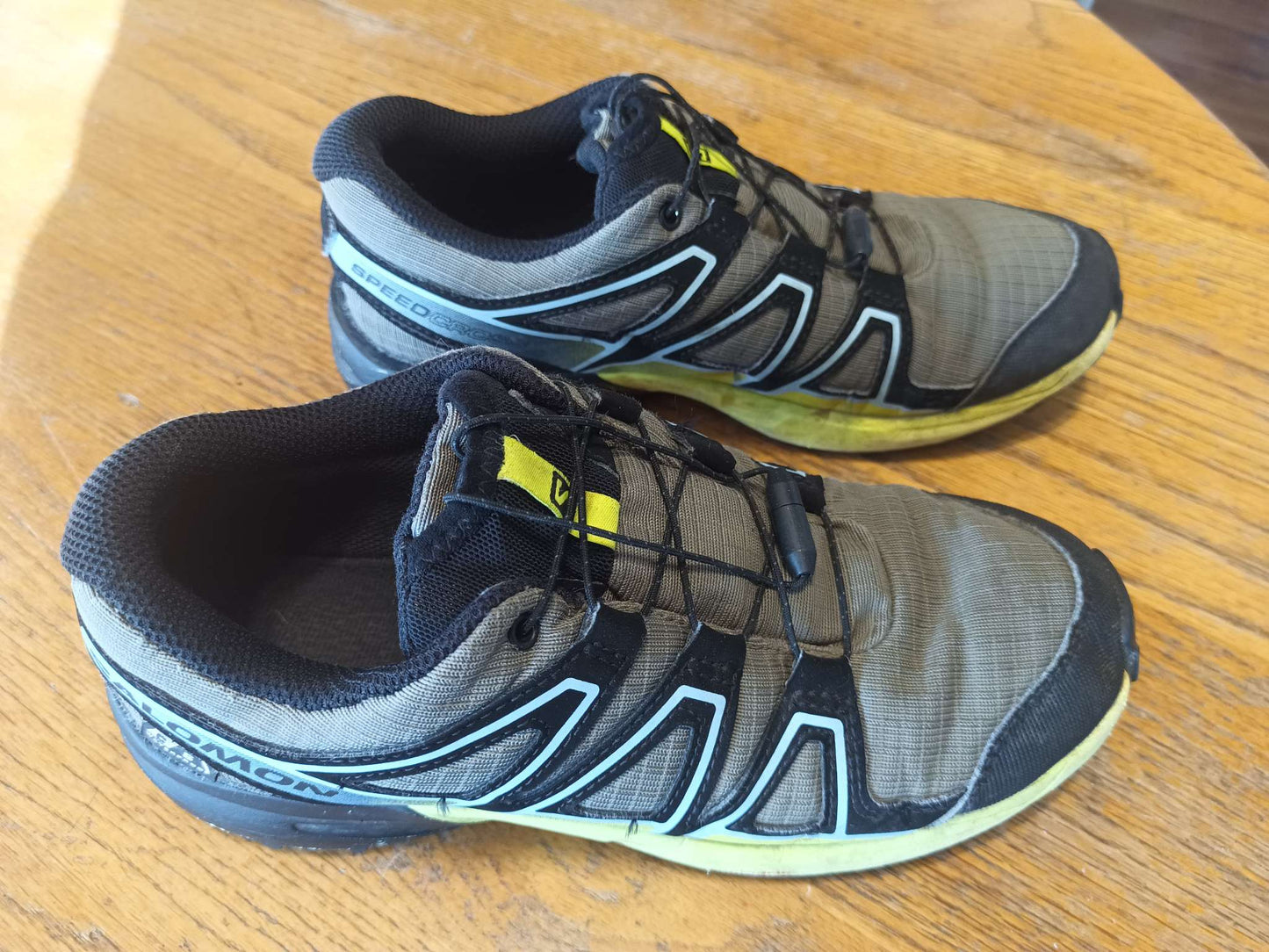 Salomon Speedcross Waterproof Hiking Sneakers - size 4 youth, Shoes 3 (Kids:4-8yr)