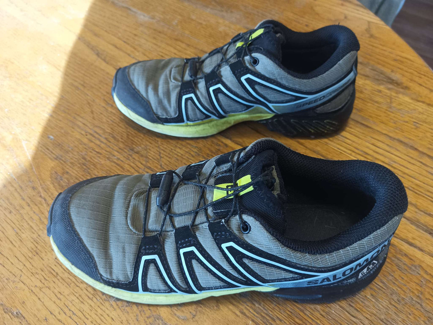 Salomon Speedcross Waterproof Hiking Sneakers - size 4 youth, Shoes 3 (Kids:4-8yr)