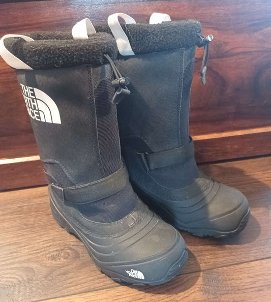 The North Face Snow Boots - size 6 youth (big kids), Shoes 3 (Kids:4-8yr)