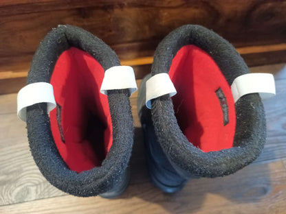 The North Face Snow Boots - size 6 youth (big kids), Shoes 3 (Kids:4-8yr)