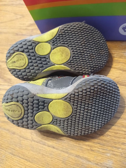 Stride Rite - Baby Riff Sandals - toddler size 4, Shoes 4 (Baby: 0-12 mth)