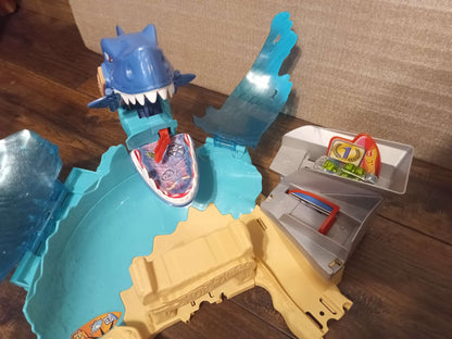 Hot Wheels - Shark Beach Battle Playset