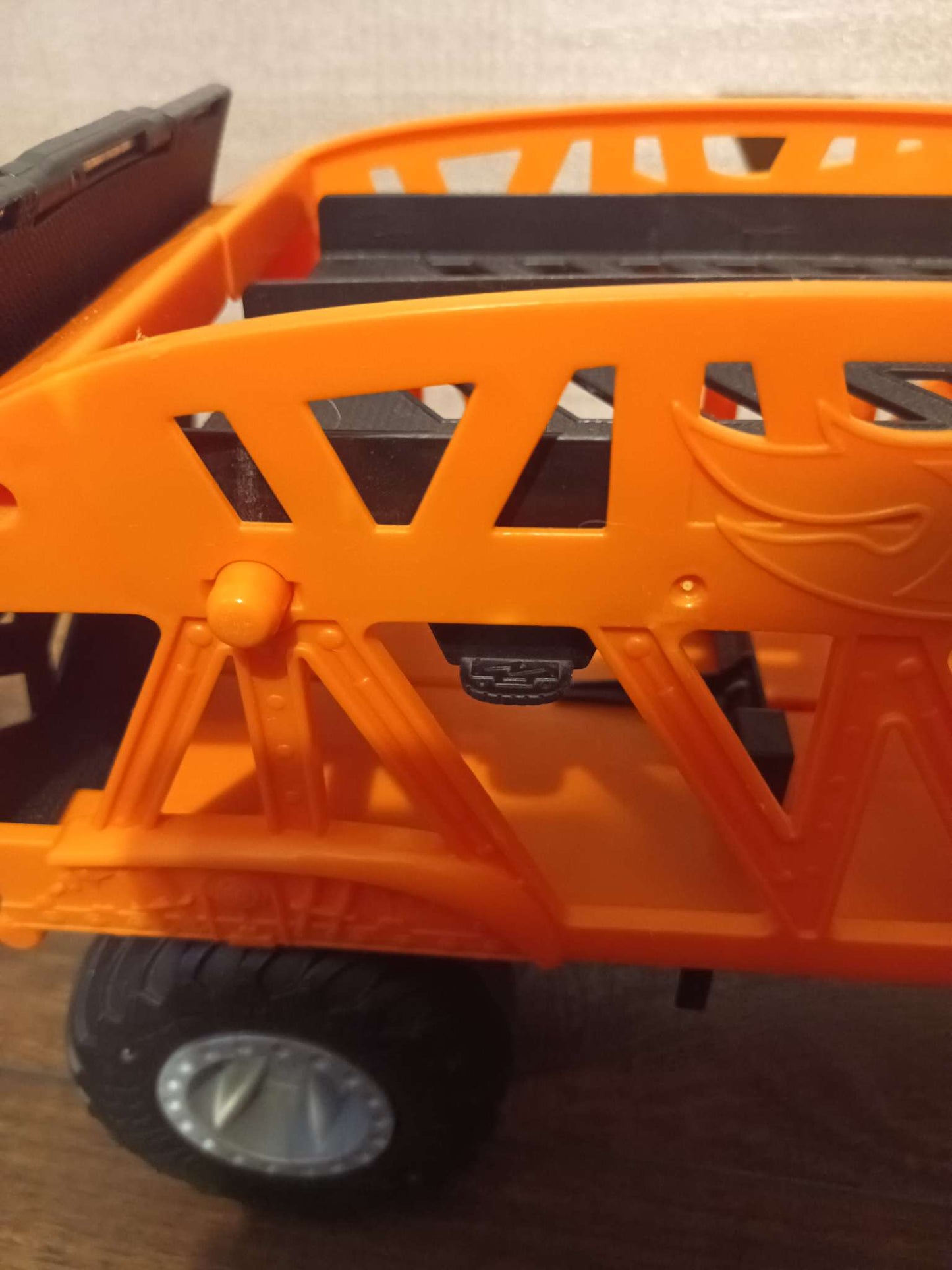 Hot Wheels - Monster Truck Hauler Carrier