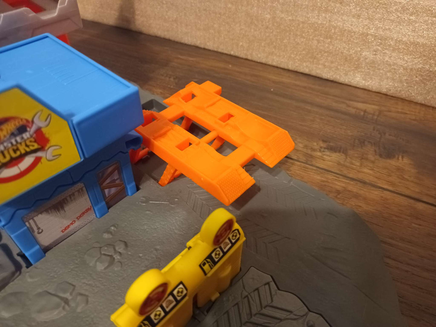 Hot Wheels - Monster Truck Demo Derby Playset