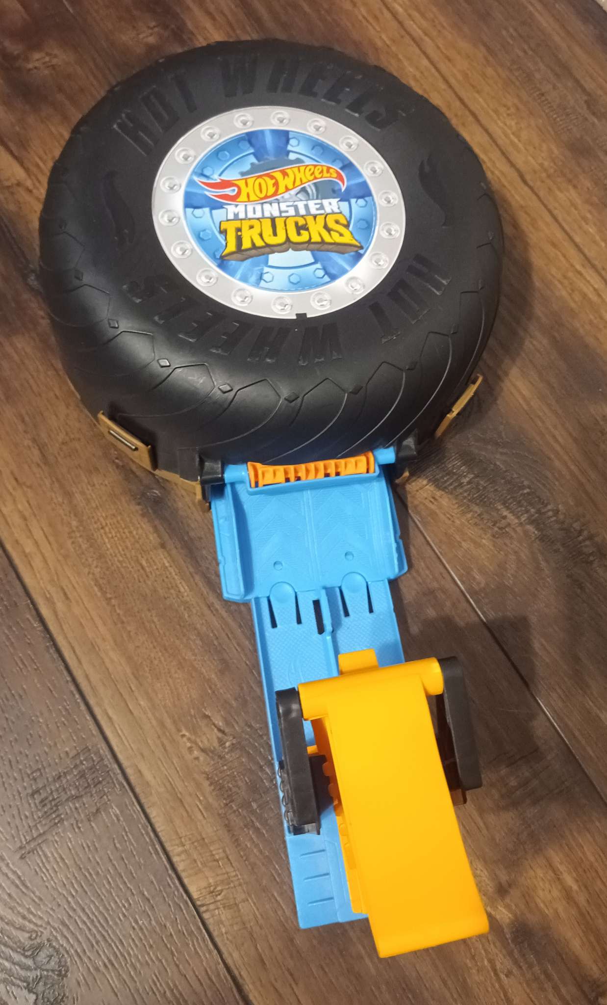 Hot Wheels - Monster Truck Stunt Tire Playset