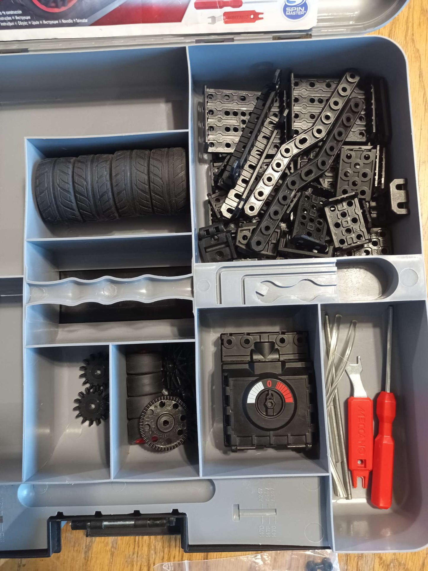 Meccano Motorized Supercar - 27in1 Building Set #22202