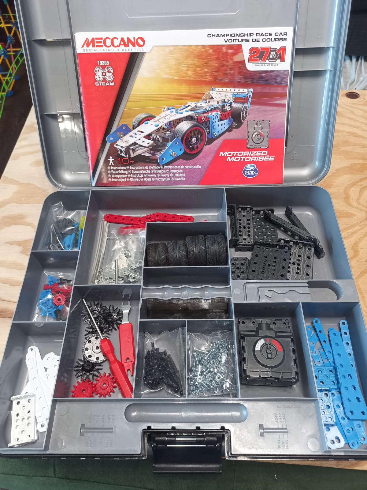 Meccano Championship Race Car - 27in1 Build Set #19205