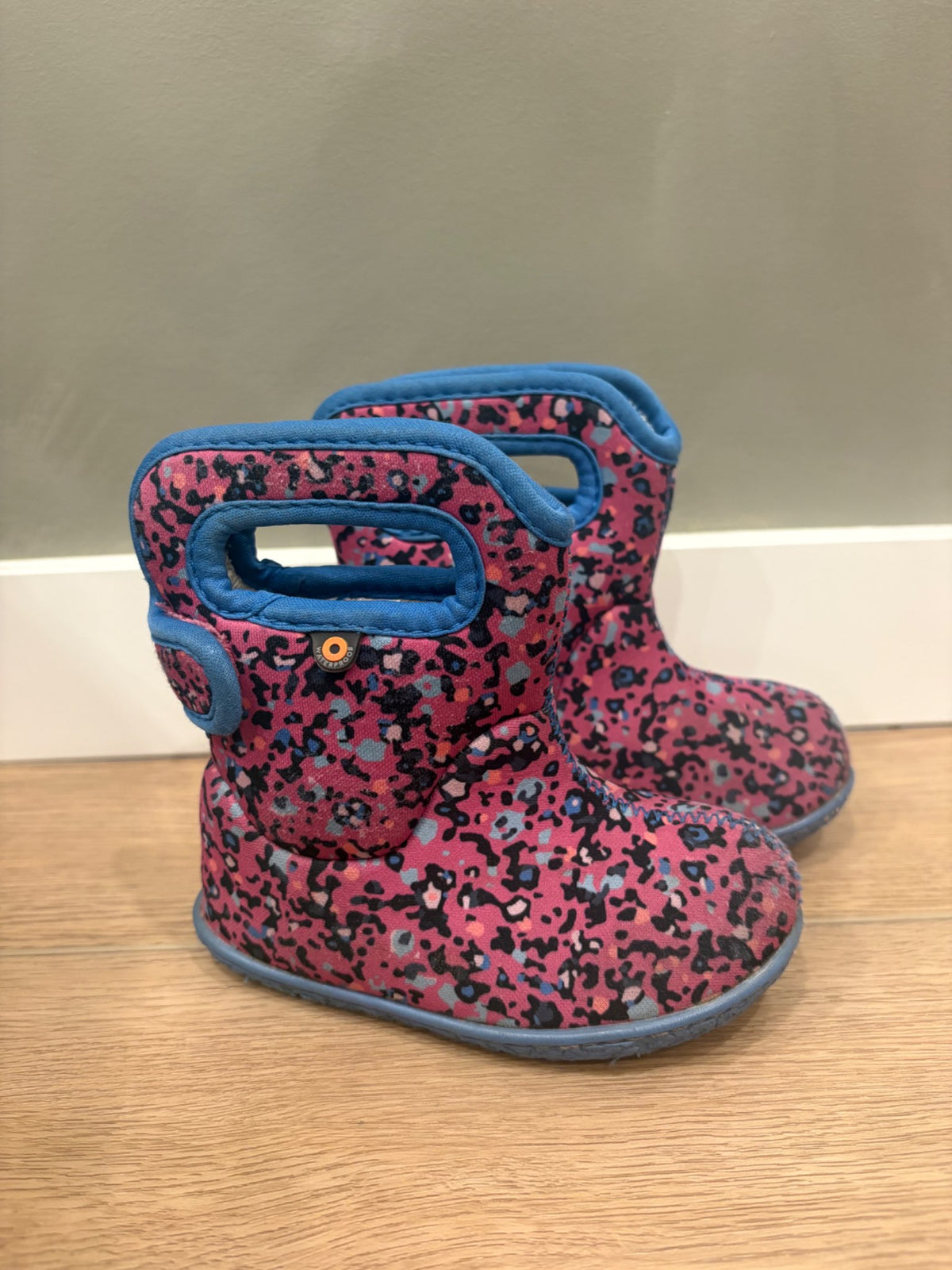 Bogs Size 6, Shoes 6 (Walkers:12-24 mth)