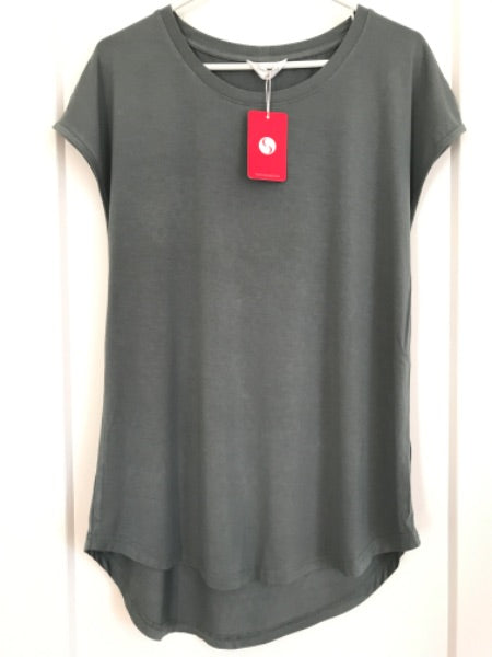 NWT Cadenshae Maternity Nursing Tee, Maternity S (4-6)