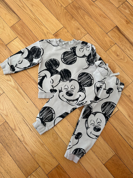 Mickey Mouse Sweatsuit (Size 3T), Kids 3T