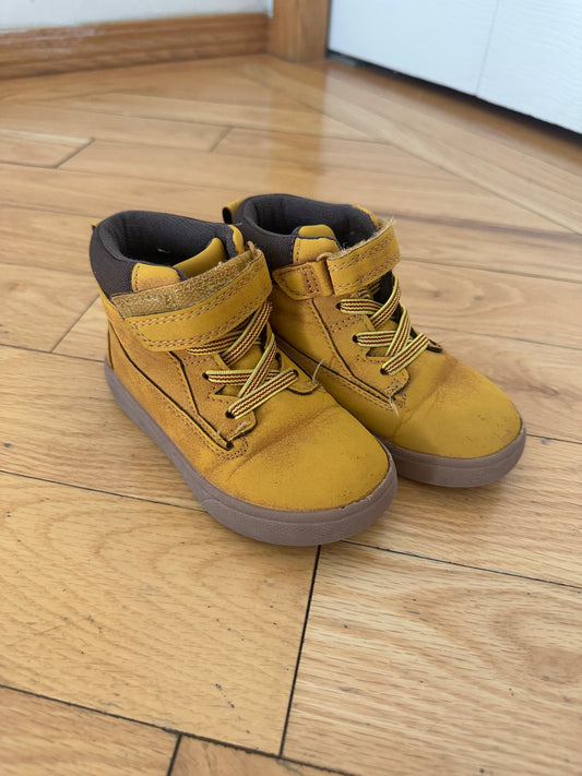 Yellow Boots (Size 7), Shoes 7 (Walkers:12-24 mth)