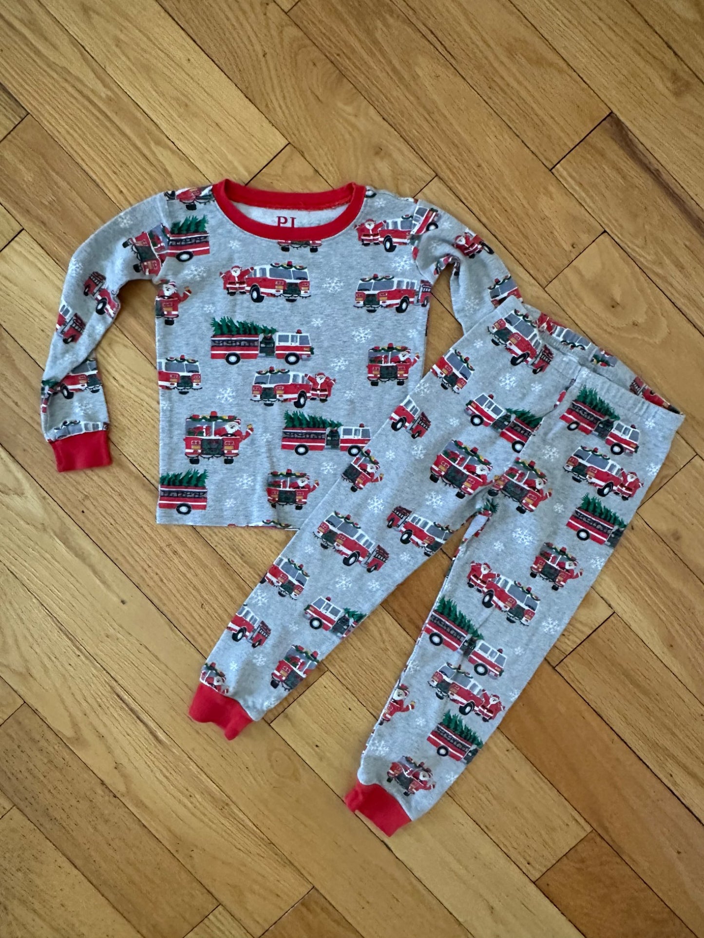 Firetruck Santa Pajamas (Size 3T), Kids 3T