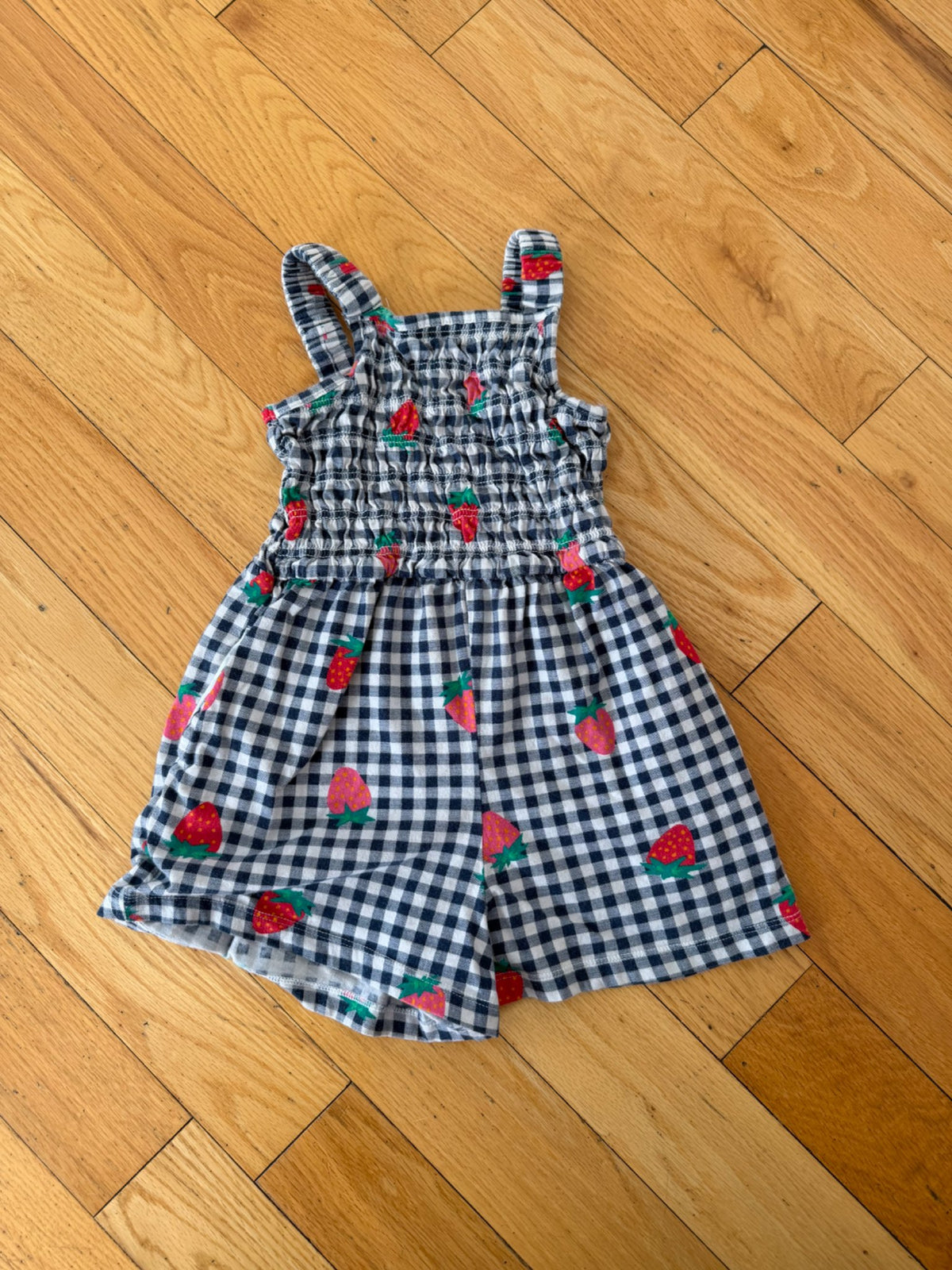 Strawberry Romper (Size s 6/7), Kids 6/6X