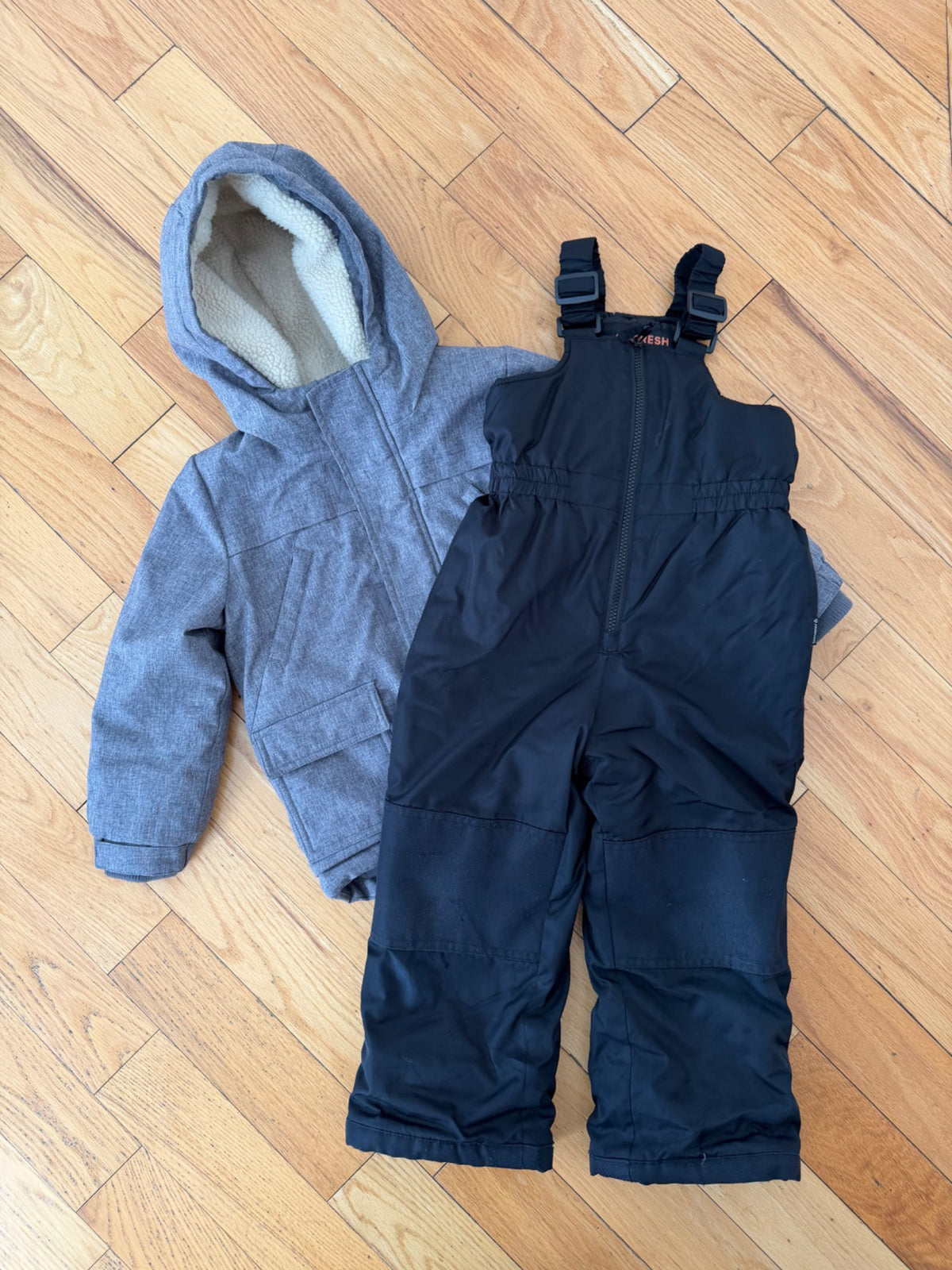 Jacket and Snowpants (Size 4), Kids 4/4T