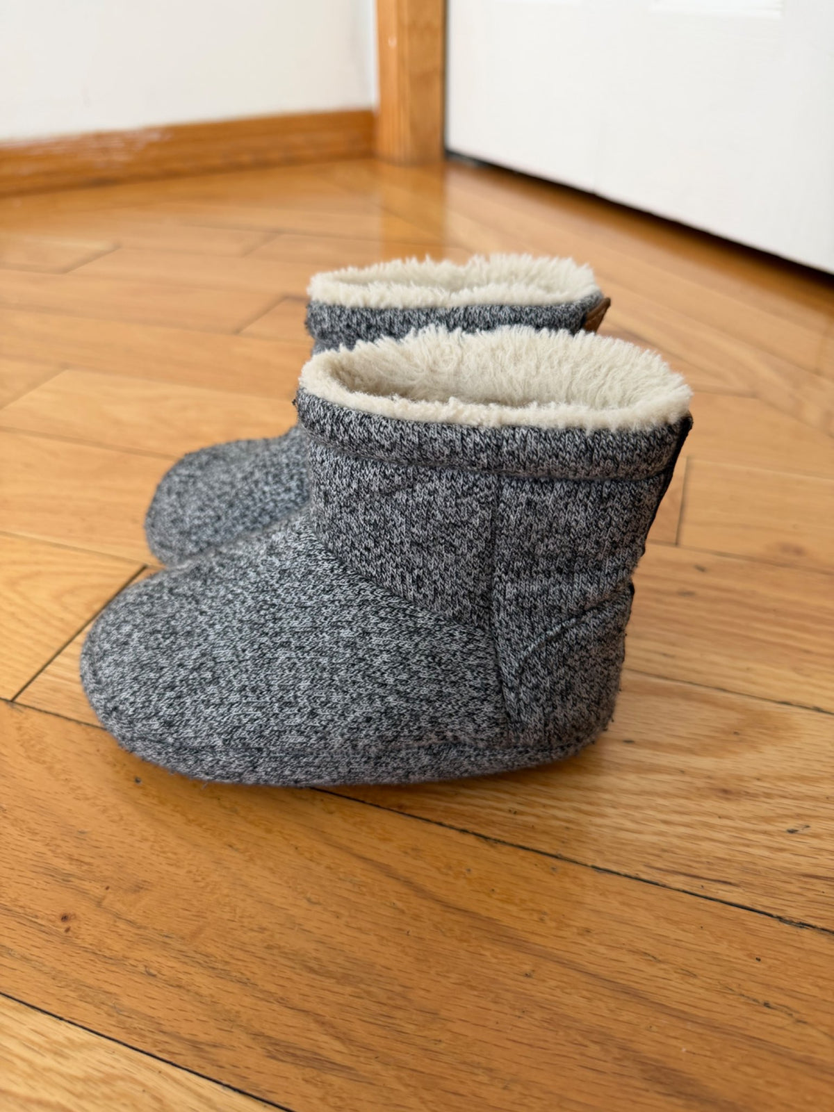 Boot Slippers (Size 7/8), Shoes 7 (Walkers:12-24 mth)