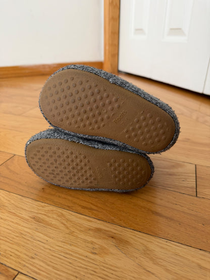 Boot Slippers (Size 7/8), Shoes 7 (Walkers:12-24 mth)