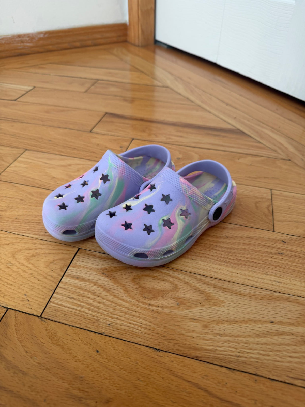 Purple Crocs (Size 10/11), Shoes 10.5 (Toddler:2-4yr)