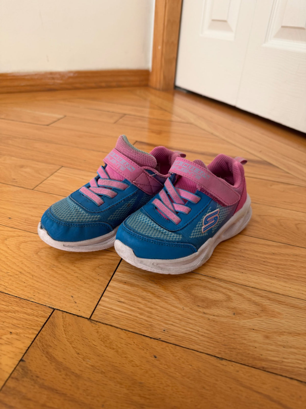 Light up Runners (Size 10), Shoes 10 (Toddler:2-4yr)