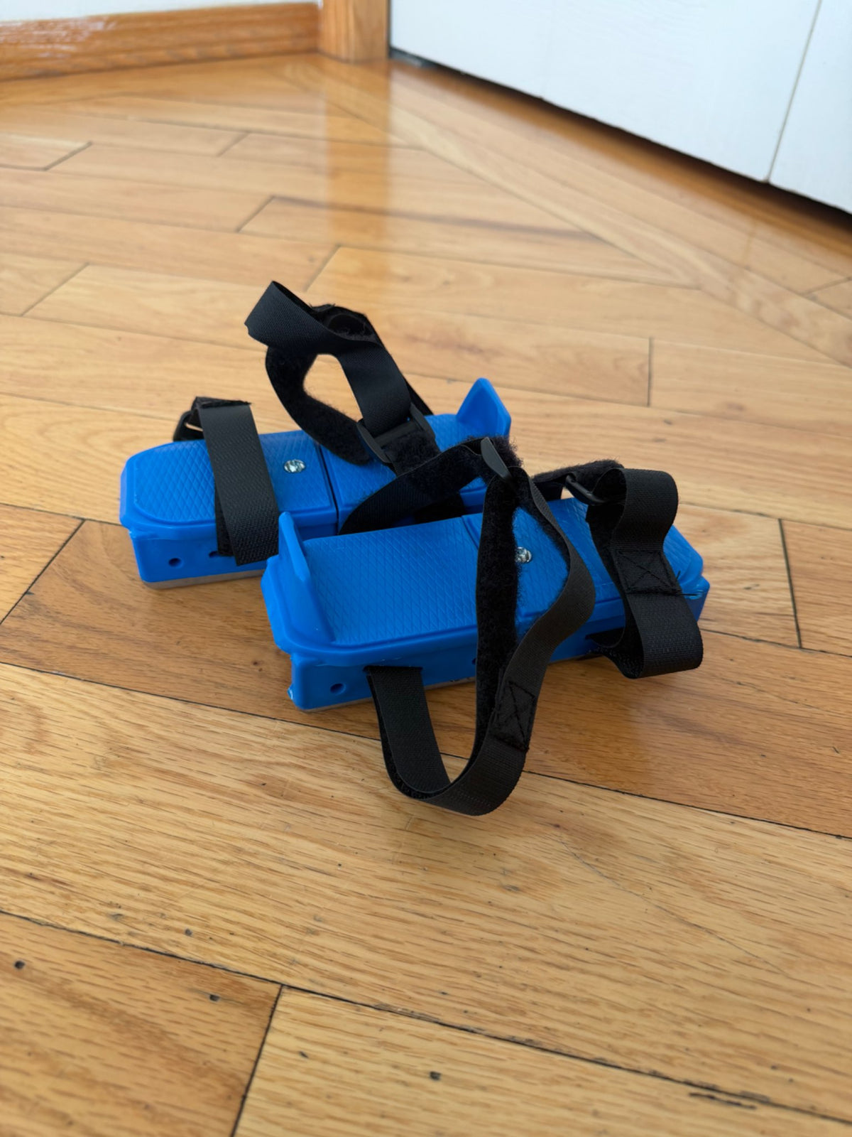 Strap Fastening Adjustable Ice Skates with Double Runner for Beginners, Shoes 7 (Walkers:12-24 mth)