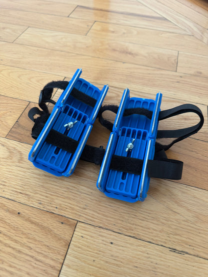 Strap Fastening Adjustable Ice Skates with Double Runner for Beginners, Shoes 7 (Walkers:12-24 mth)