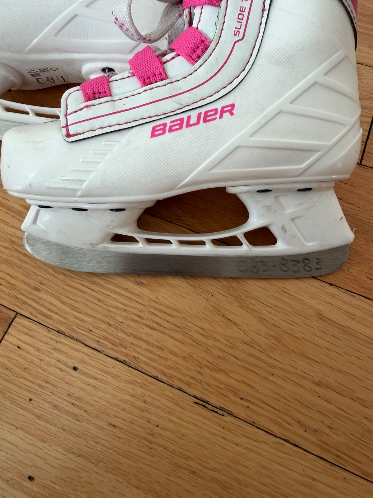 Pink/White Bauer Skates (Retail Price $75), Shoes 9 (Toddler:2-4yr)