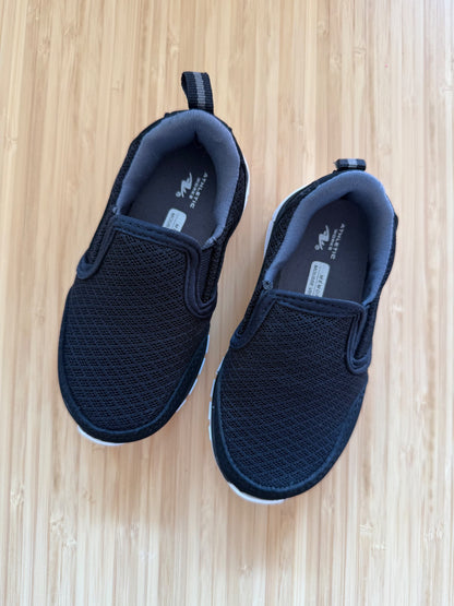 Athletic Works Black Slip on Sneakers, Shoes 6 (Walkers:12-24 mth)