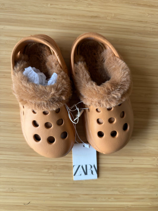 Zara Croc Style Fuzzy Shoes, Shoes 12 (Toddler:2-4yr)