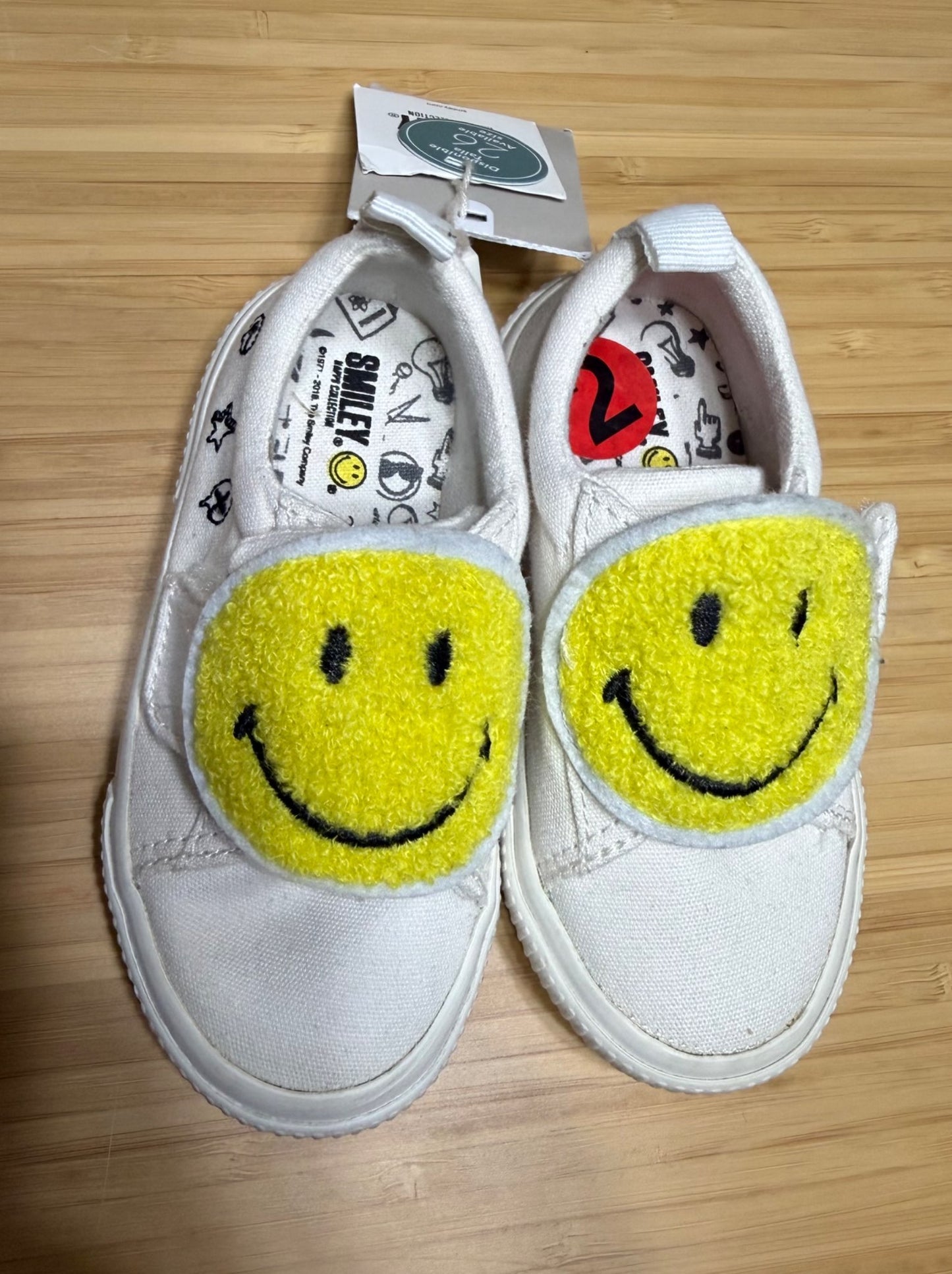 SmileyWorld Happy Face Shoes, Shoes 5 (Walkers:12-24 mth)
