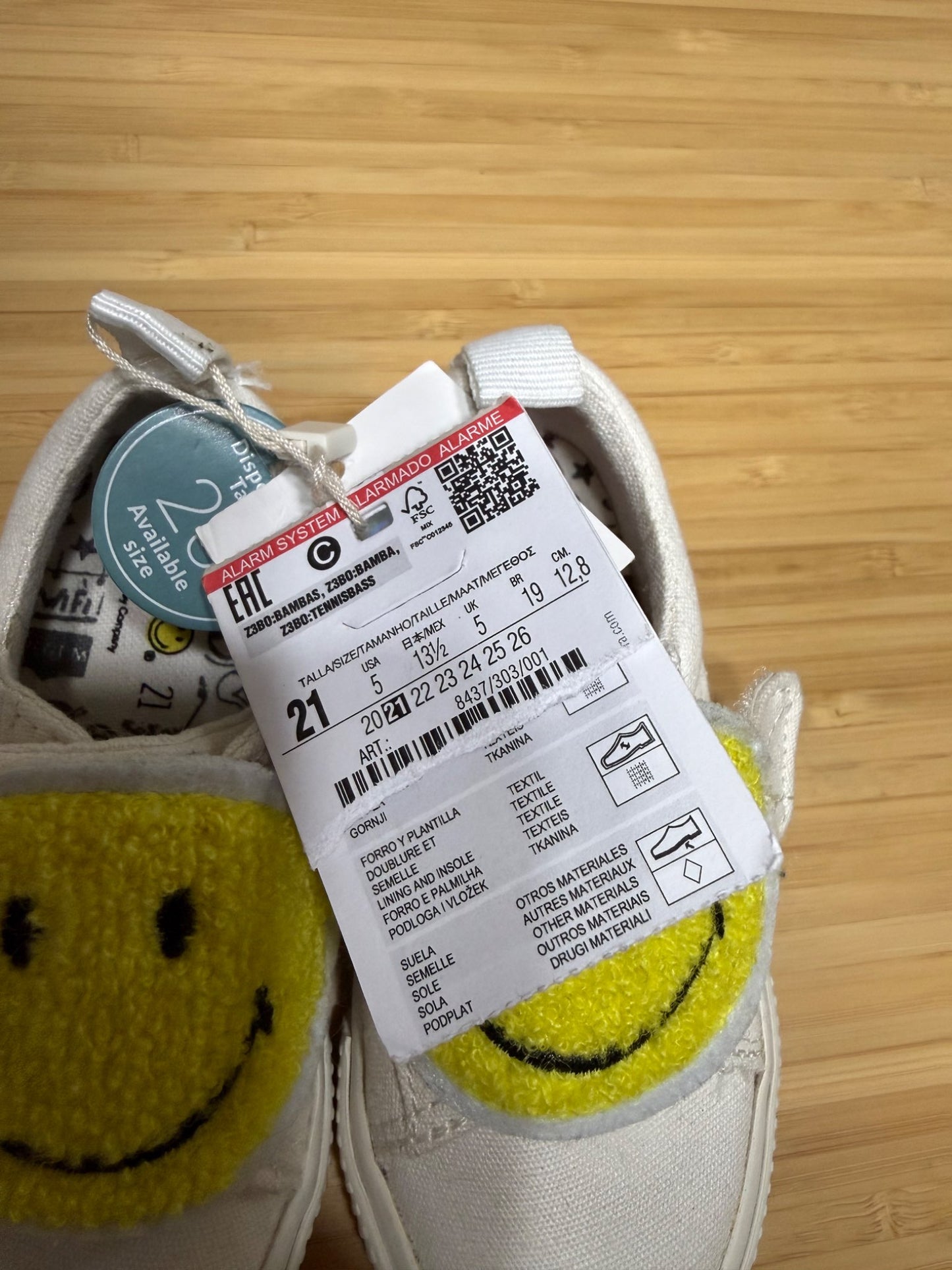 SmileyWorld Happy Face Shoes, Shoes 5 (Walkers:12-24 mth)