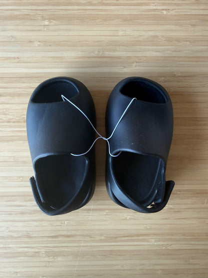 Black Strap Sandals, Shoes 8 (Toddler:2-4yr)