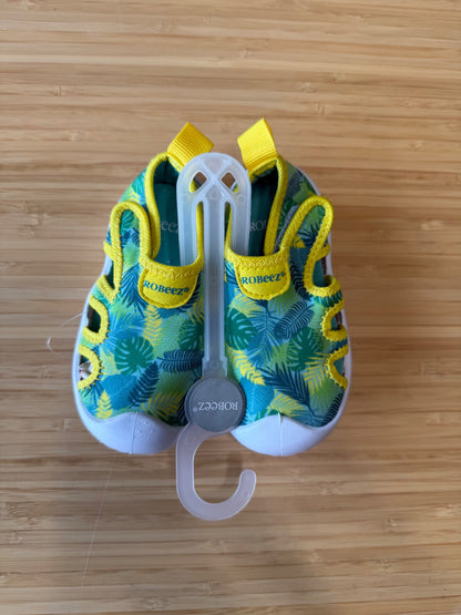 Robeez Palm Leaf Water Shoes, Shoes 5 (Walkers:12-24 mth)