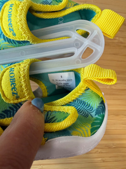 Robeez Palm Leaf Water Shoes, Shoes 5 (Walkers:12-24 mth)