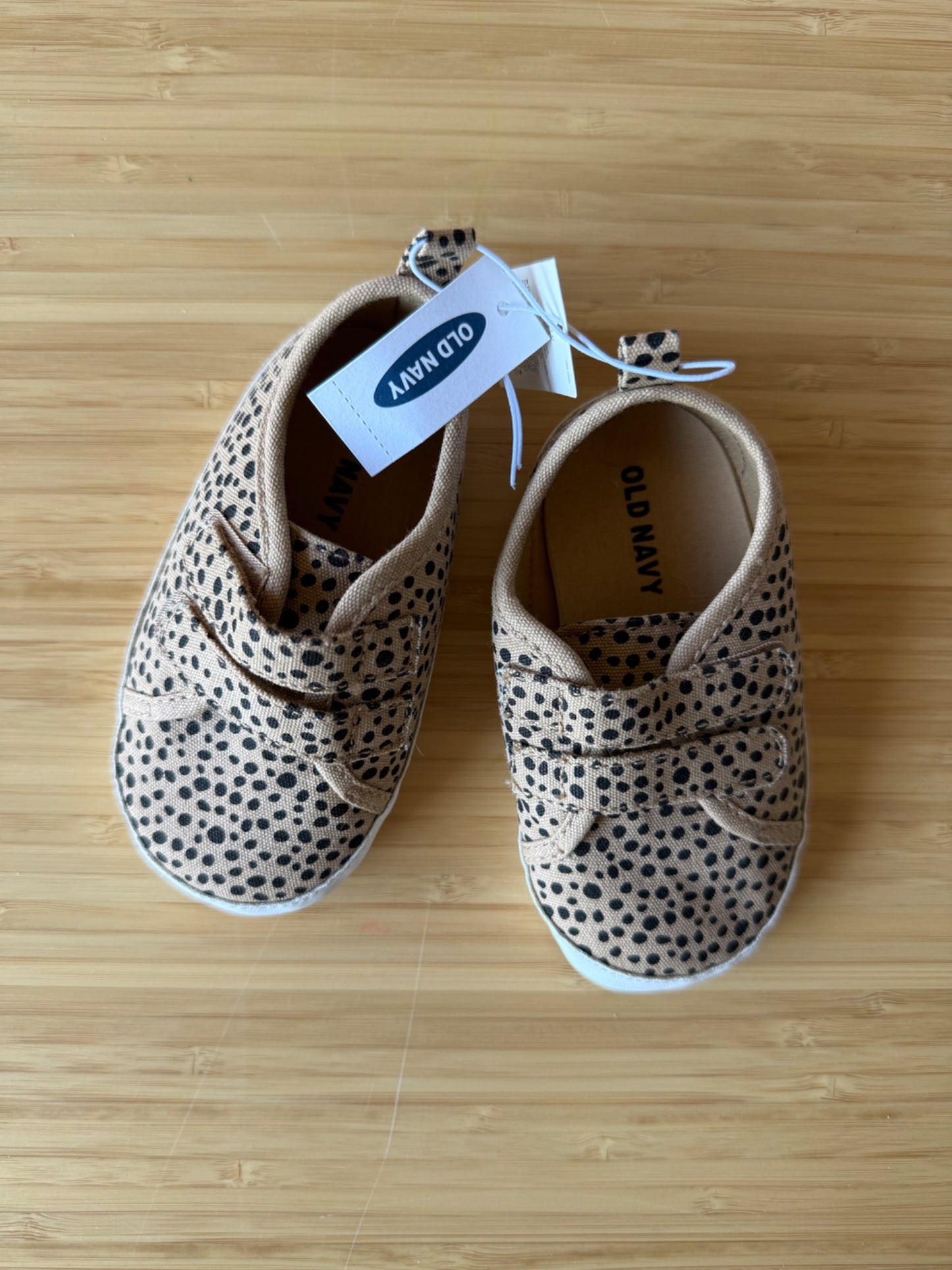 Old Navy Leopard Soft Sole Shoes, Shoes 6 (Walkers:12-24 mth)