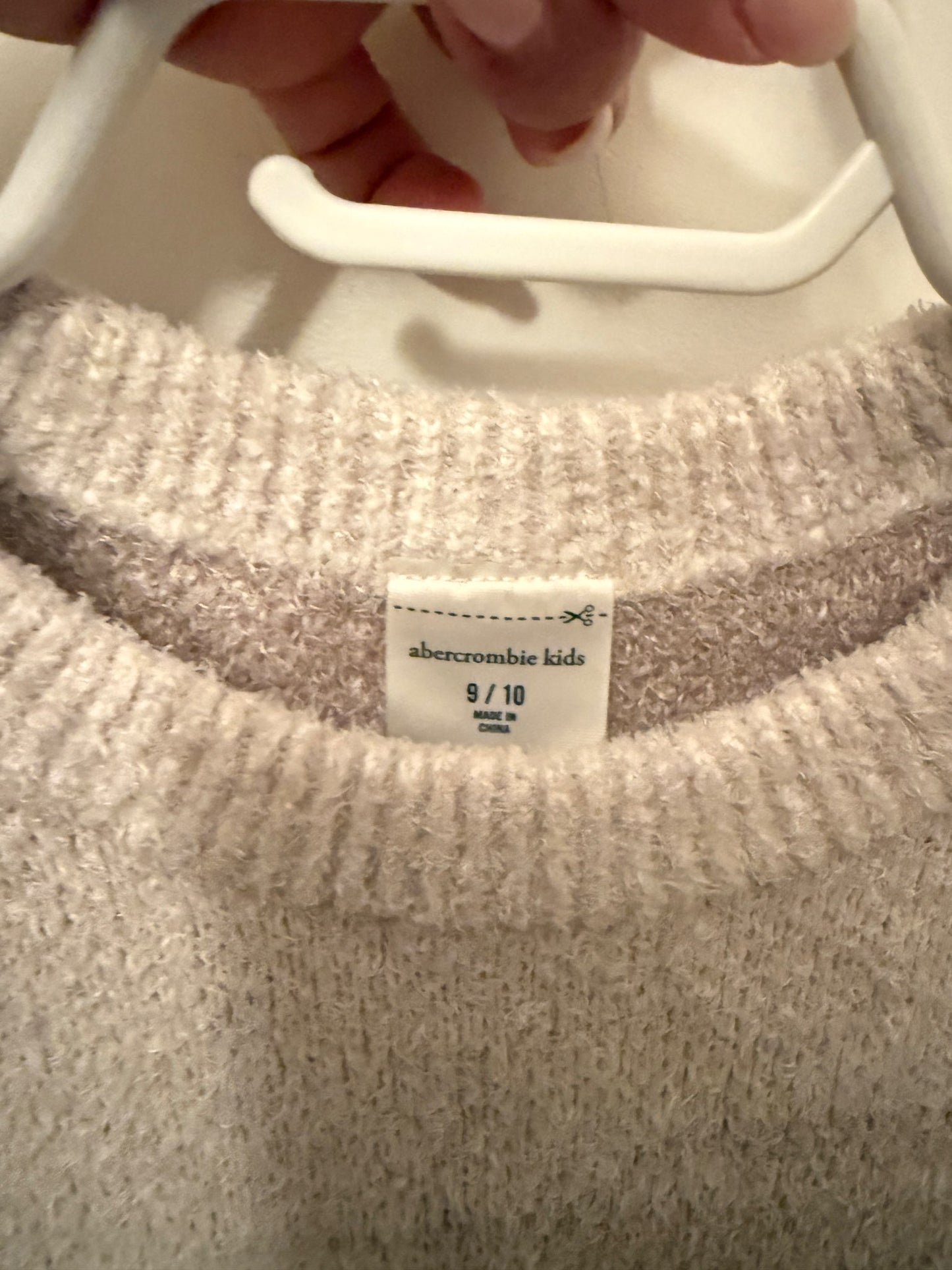 Abercrombie Kids Girls Sweater Size 9/10, Kids 10 (medium)