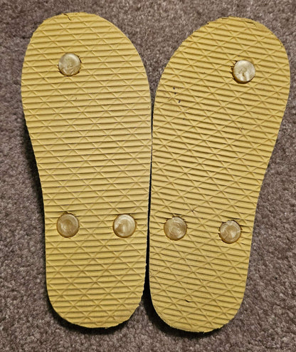 10/11 Lemon Print Flip Flops NWOT, Shoes 10.5 (Toddler:2-4yr)