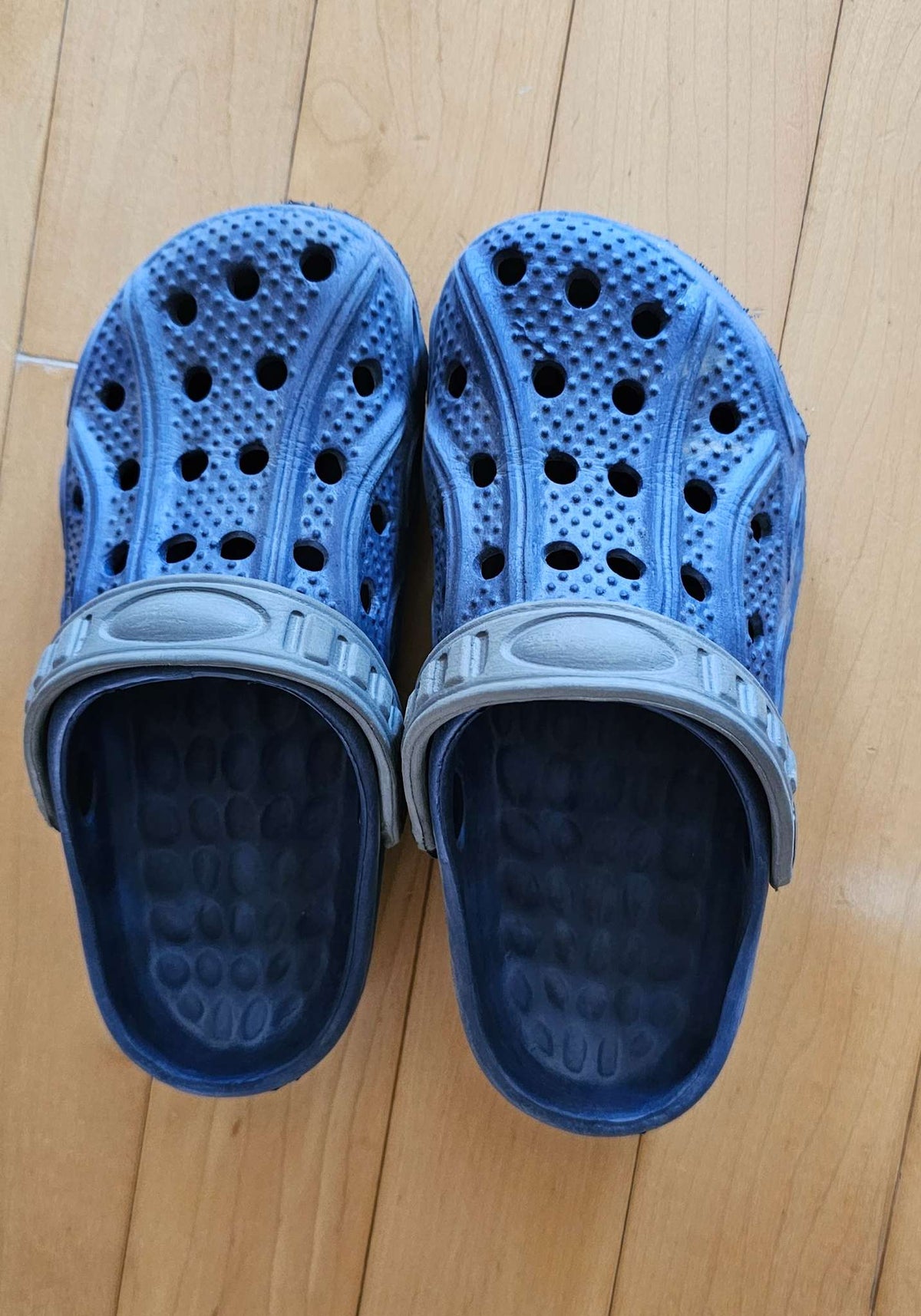 Clog sandals size 11 , Shoes 11 (Toddler:2-4yr)