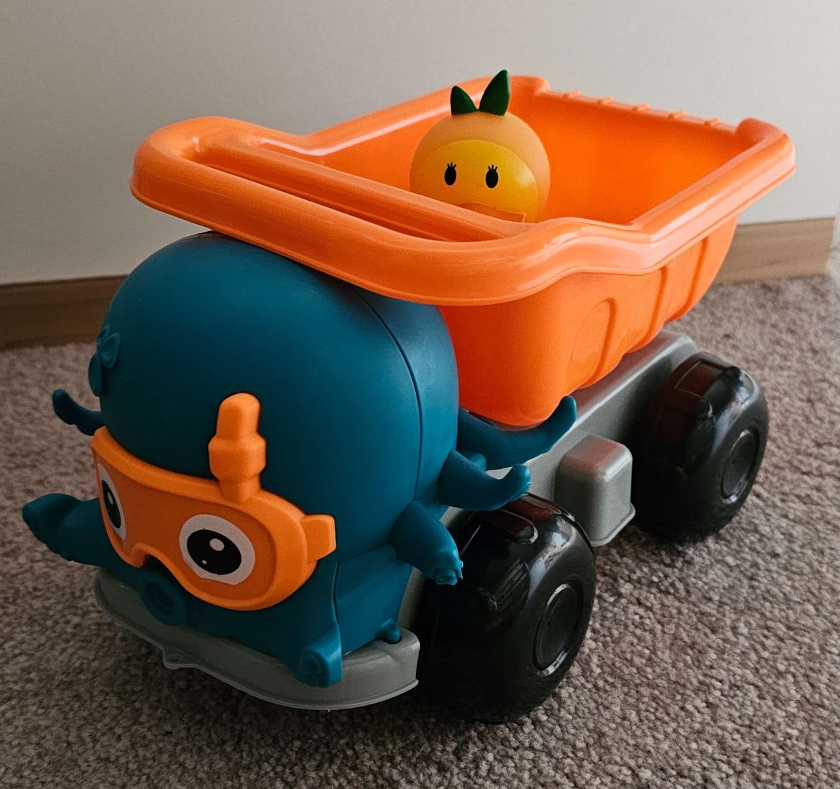 Octopus Dump Truck Sand and Water Toy