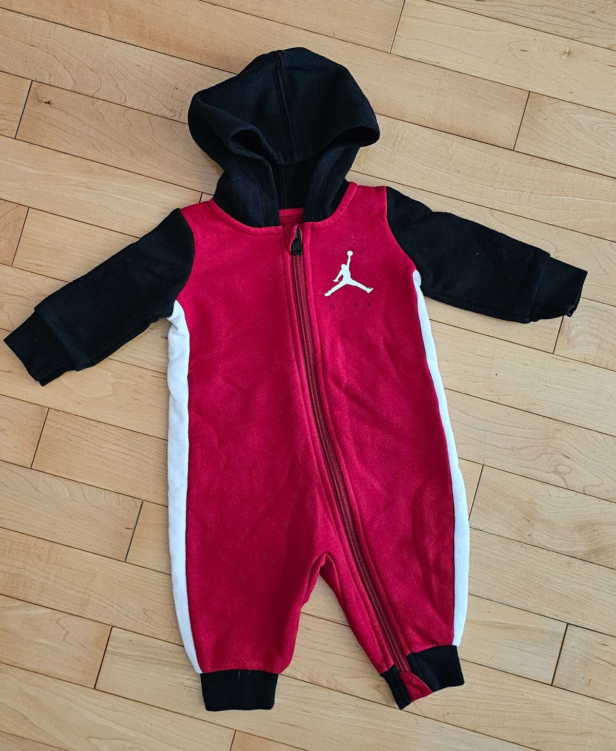 Baby Hooded Jordan LS Romper 0-3m Unisex, Kids 3 Month (0-3M)