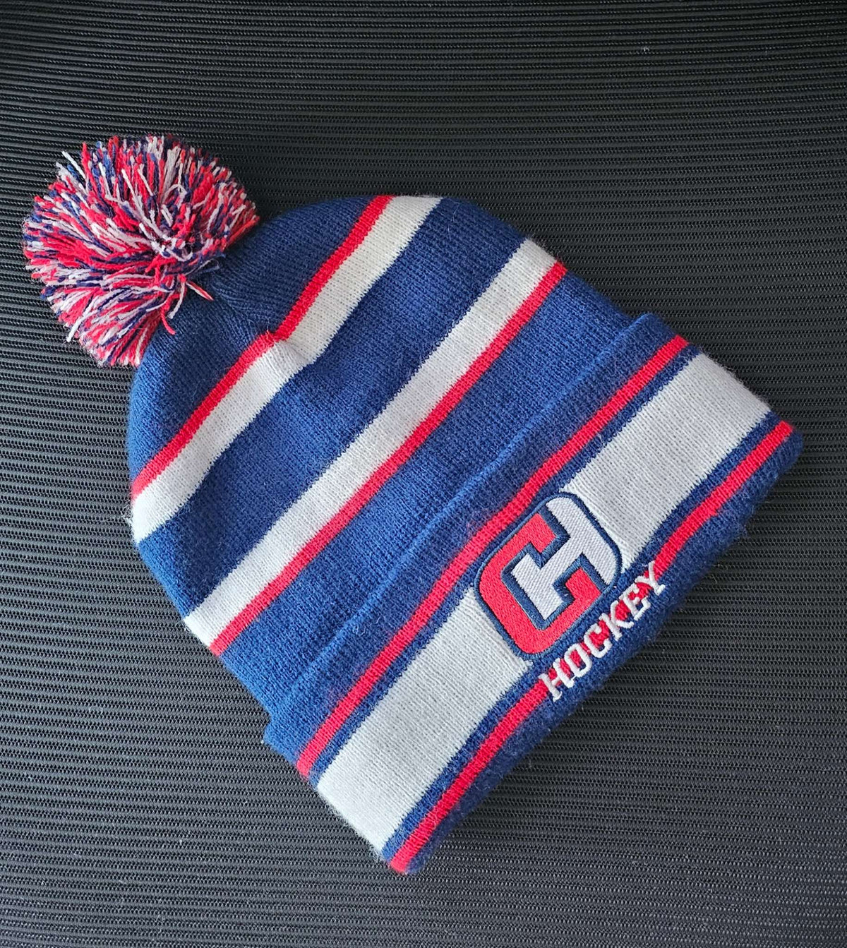 Hockey Pom-Pom Toque