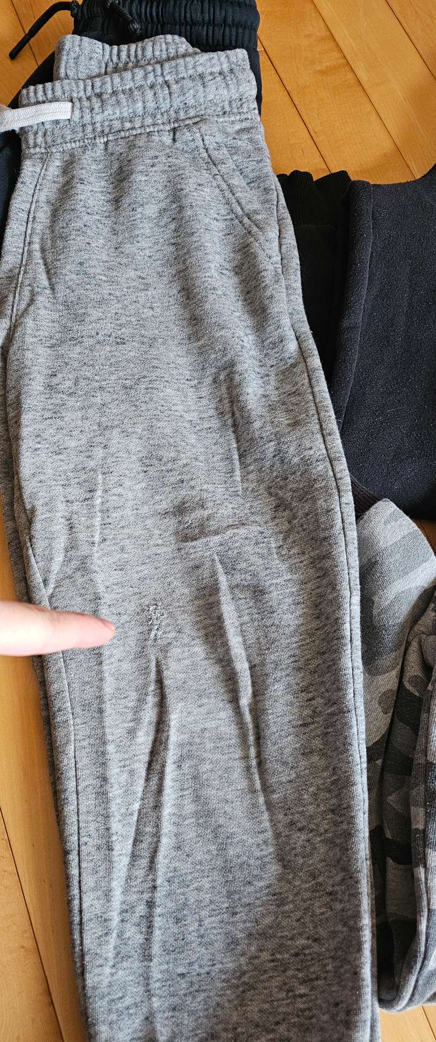 Bundle of Black and Grey Joggers size 6-7yrs, Kids 6/6X