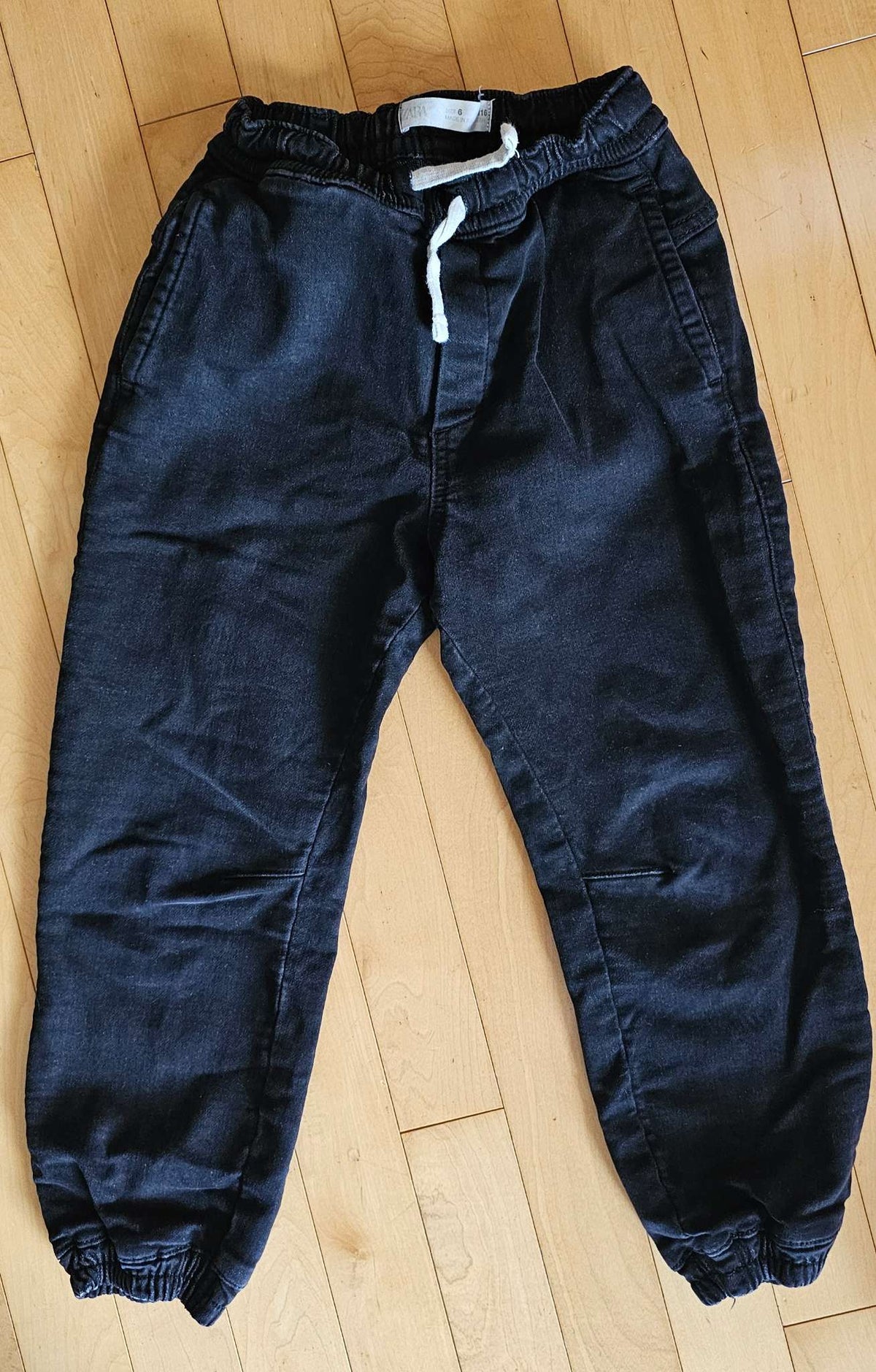 Boys Black Jogger-style Jeans size 6, Kids 6/6X